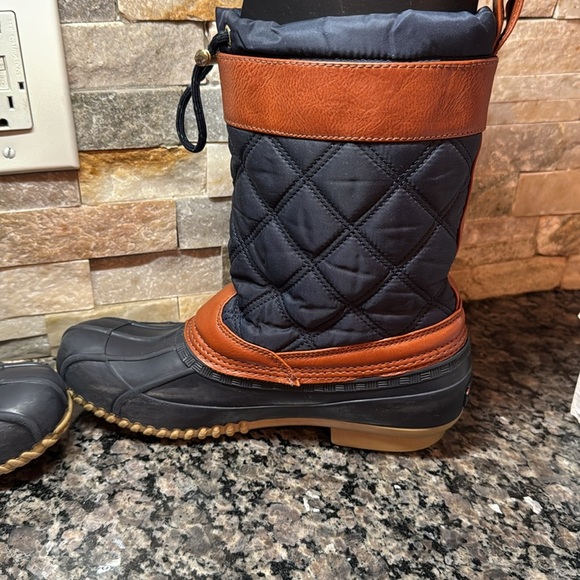 Tommy Hilfiger women’s winter quilted  duck boots 7 - Picture 9 of 14